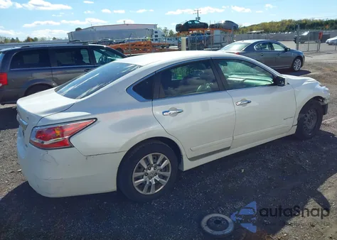 2014 Nissan Altima 2.5 S из США, поврежденный, VIN 1N4AL3AP1EC291855